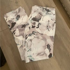 Floral leggings size M